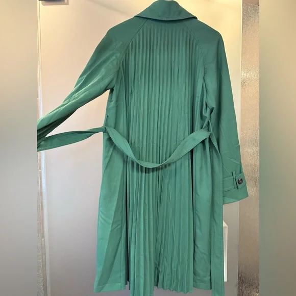 Ann Taylor Classic Green Pleated Back Trench Coat - Picture 5 of 11